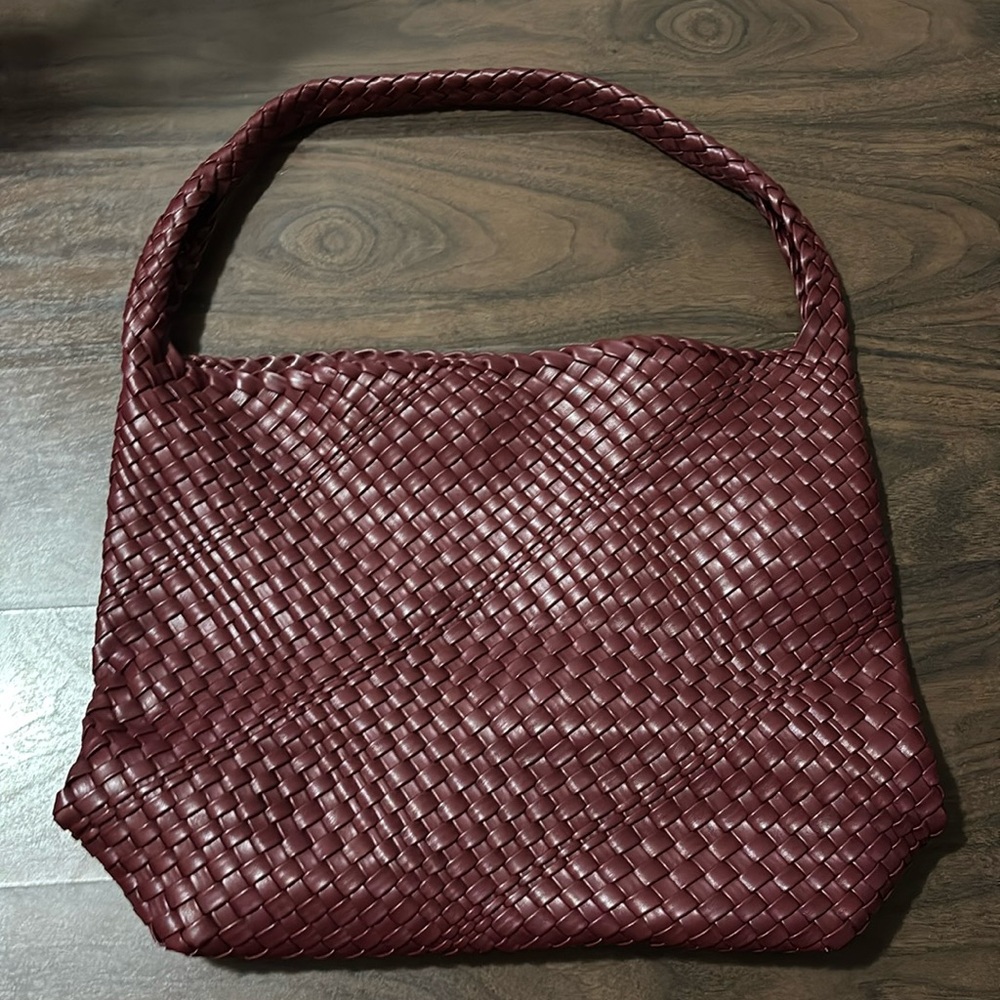 Woven Hobo Bag in Burgundy